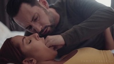 Трахает падчерицу